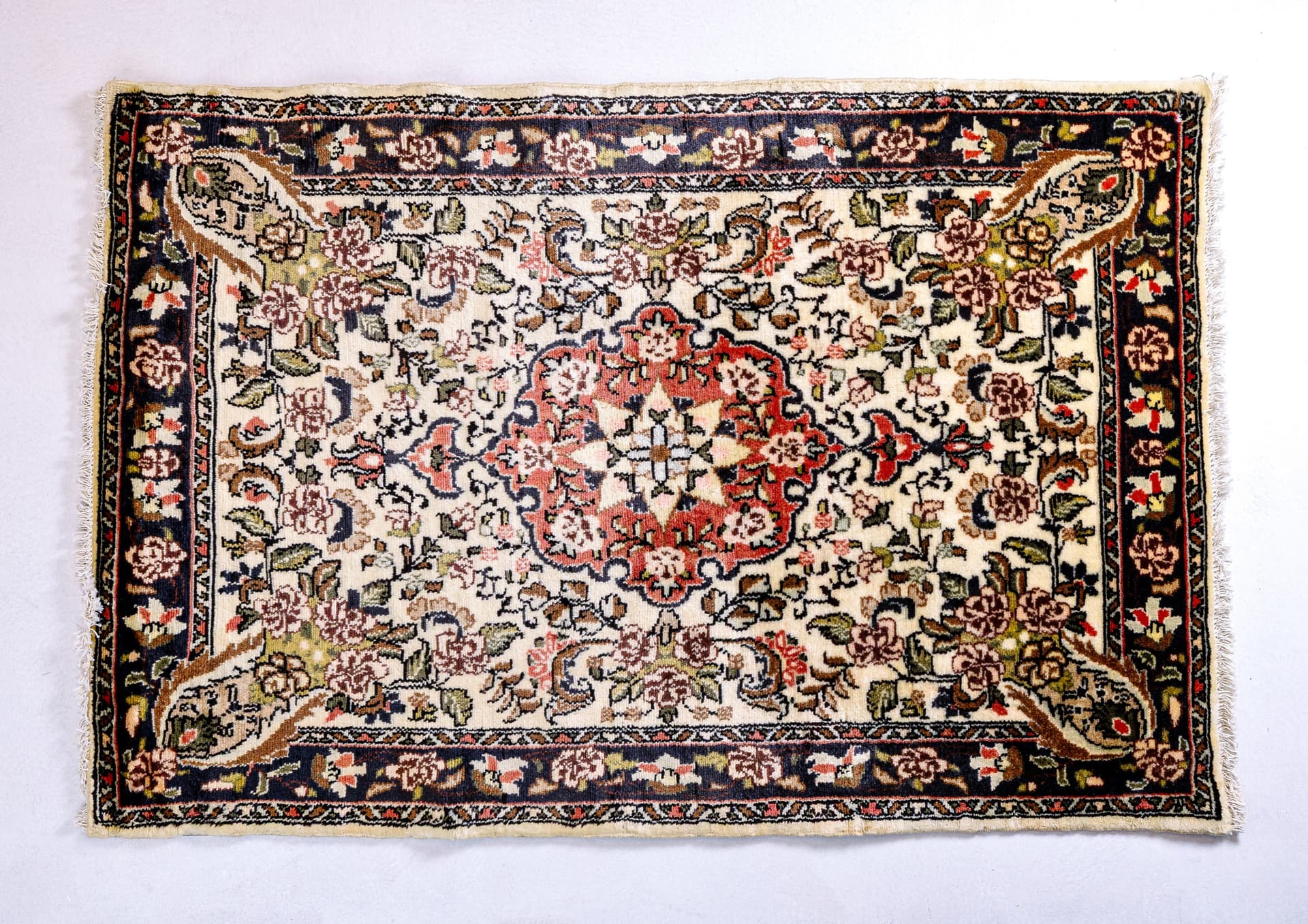 Persian Bijar (Bidjar) — photograph 1