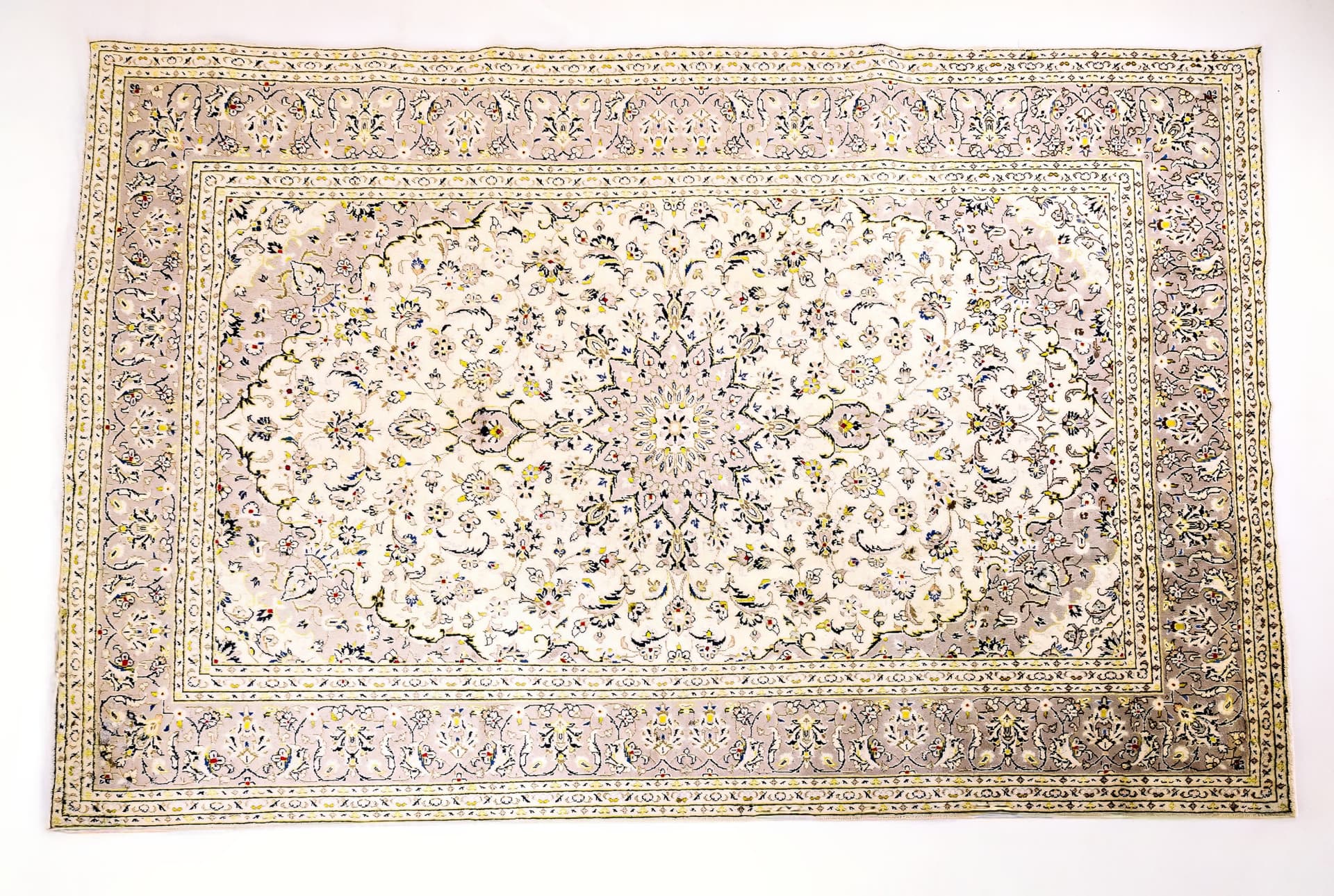 Persian Kashan — photograph 1