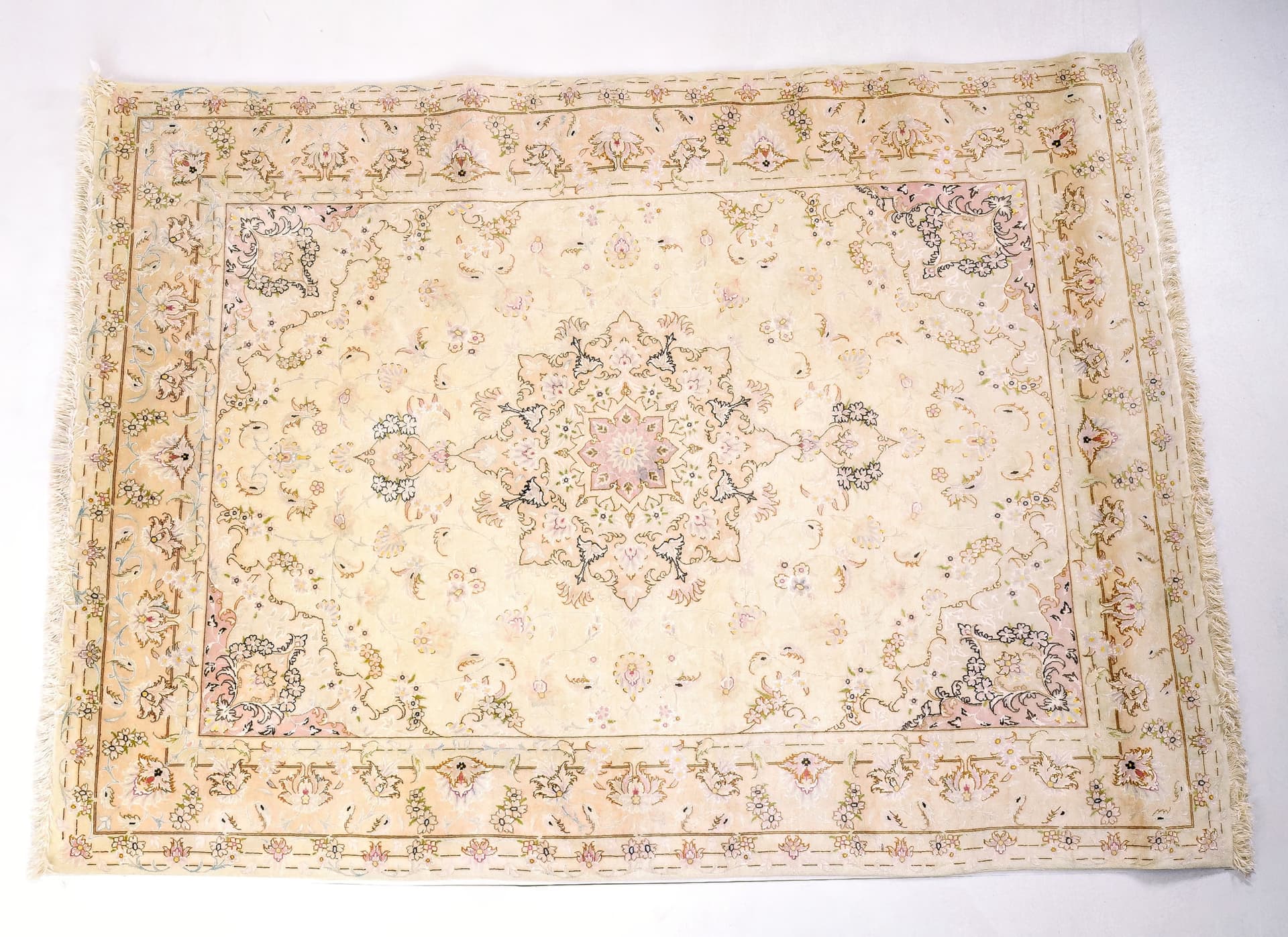 Fine Persian Silk & Wool Tabriz — photograph 1